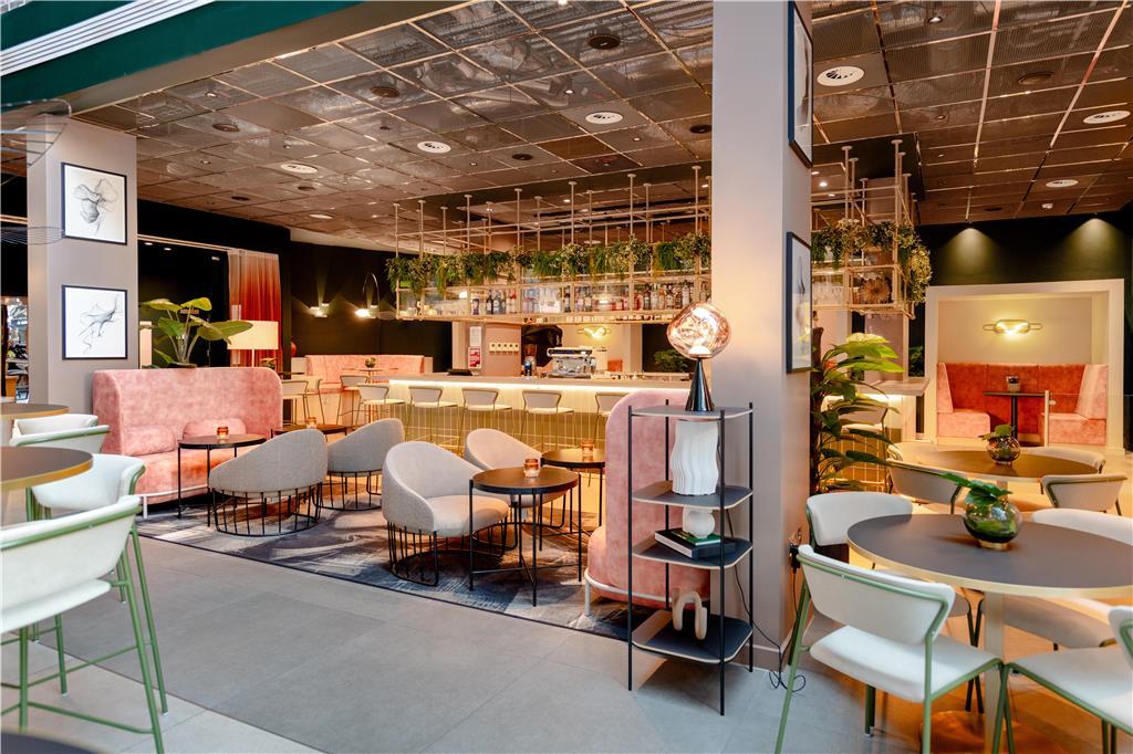 Yotel Hotel *